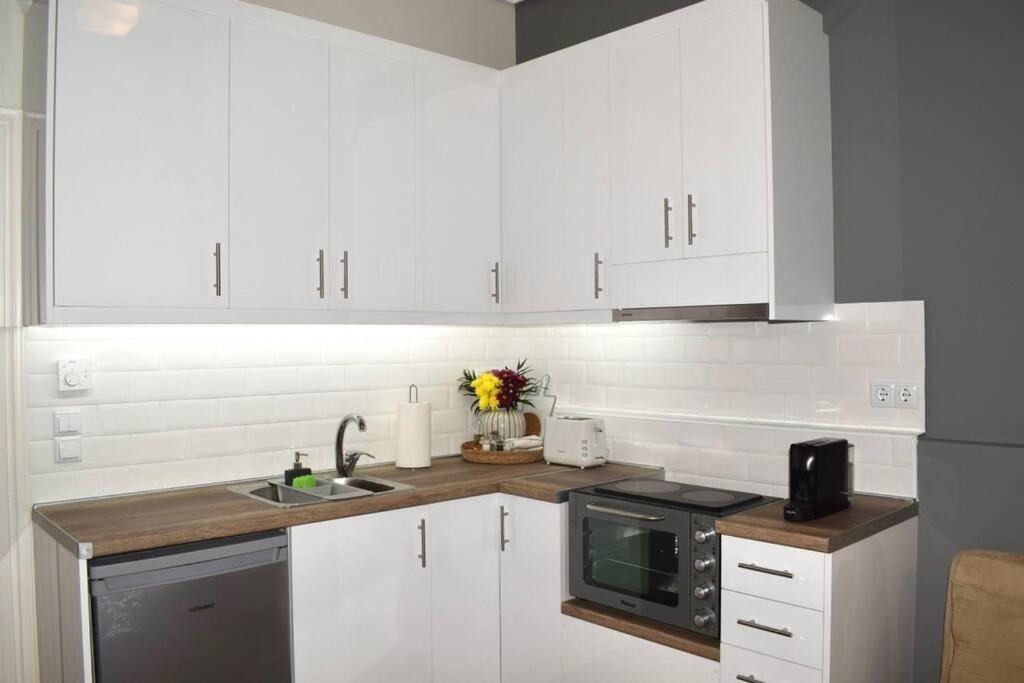 Kapa Central Apartment Kalamata Bagian luar foto
